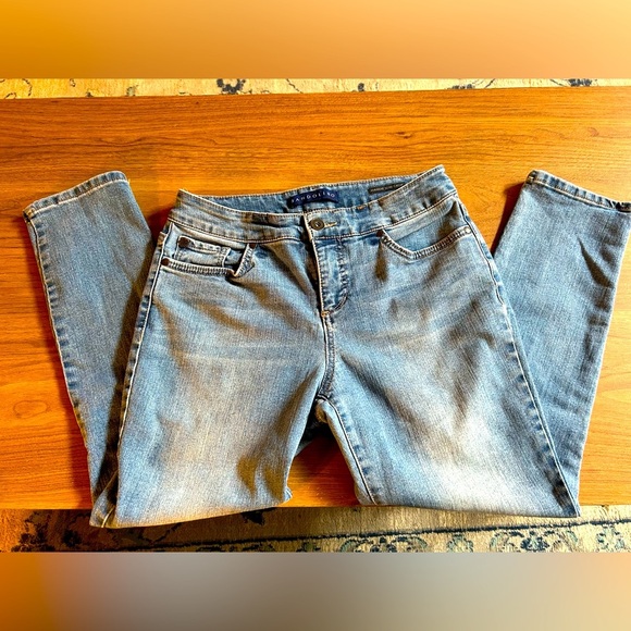 Bandolino 6P Mandie Slim Crop denim capris, petite jeans, no belt loops - Picture 1 of 7